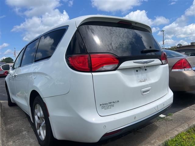 $14990 : PRE-OWNED 2018 CHRYSLER PACIF image 8