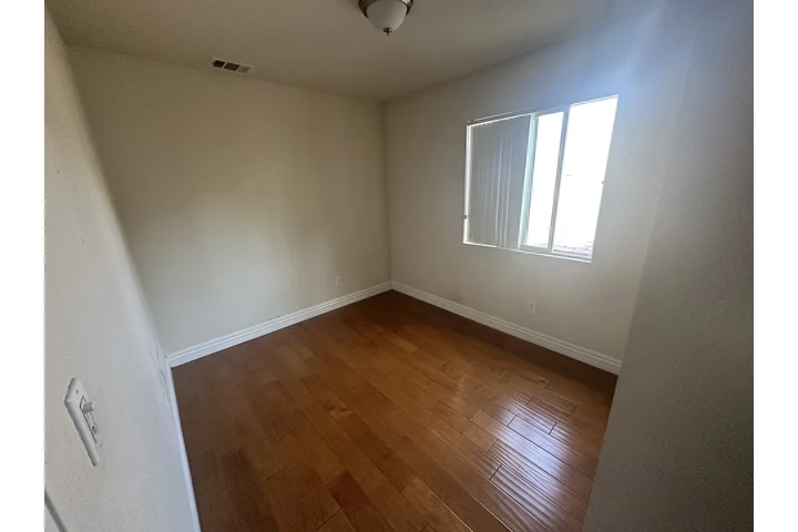 $800 : Cuarto En Renta image 4