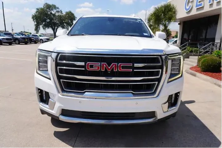 $35725 : GMC Yukon 2021 4x4 SLT 4dr S image 2