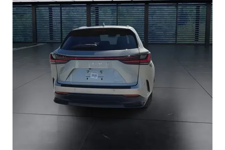 $39988 : Lexus NX 250 2024 Premium 4d image 7