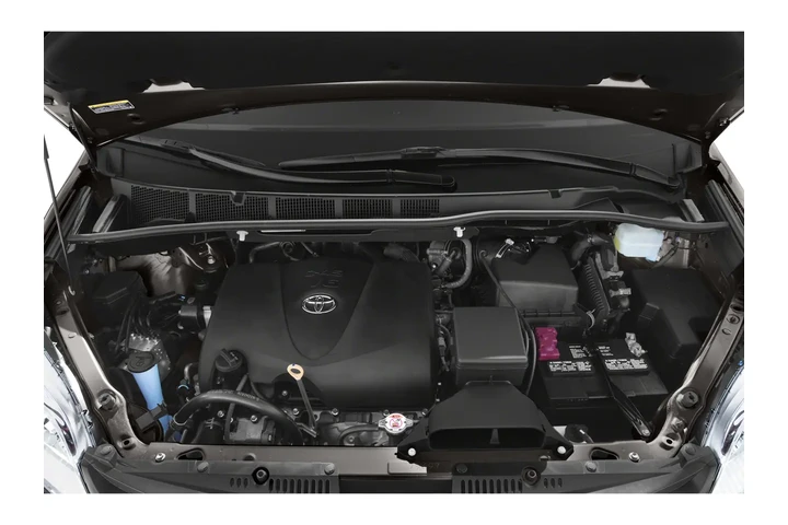 2019 Sienna LE image 8