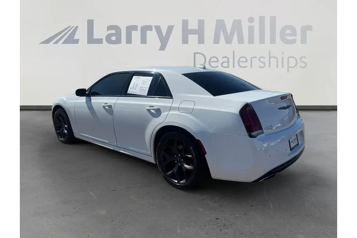 $21056 : Chrysler 300 2022 Touring L image 3