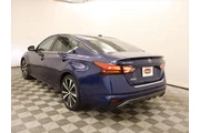 $13999 : Nissan Altima 2020 2.5 SR 4d thumbnail