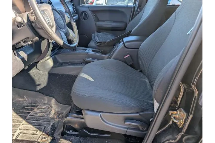 $4925 : Jeep Liberty 2004 Sport 4dr image 9