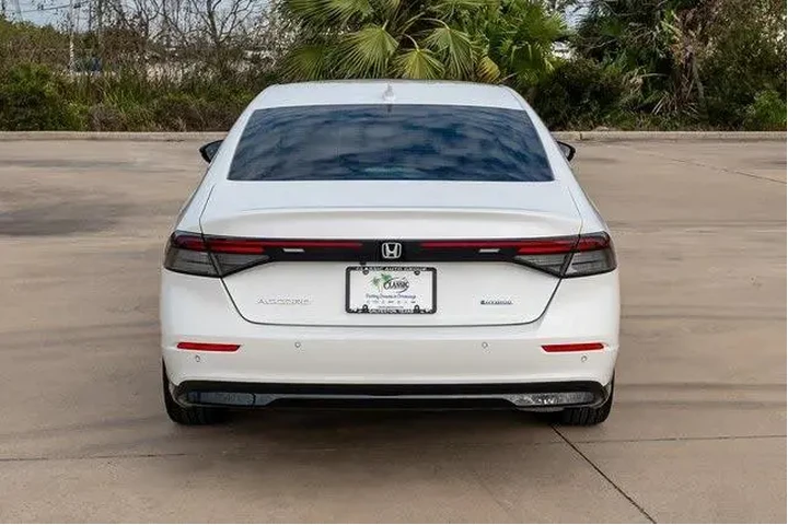 $29912 : Honda Accord Hybrid 2024 EX- image 3