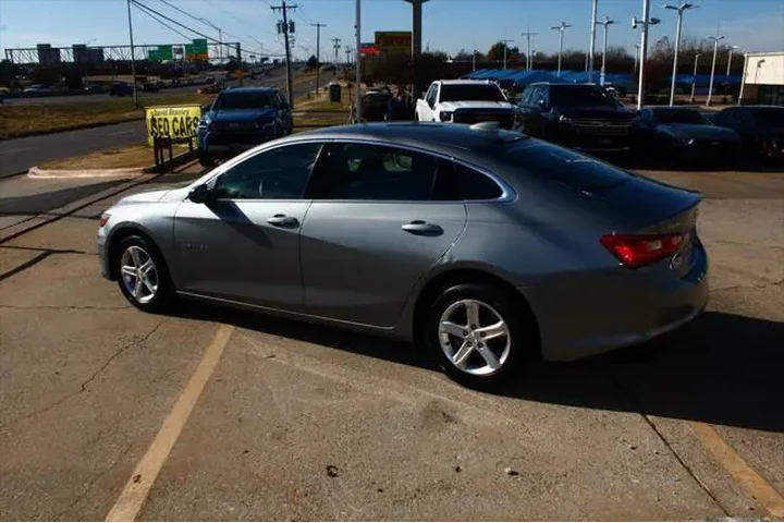 $20942 : Chevrolet Malibu 2024 LT 4dr image 9