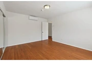 $2300 : 3 Bedroom Apt in West Adams thumbnail
