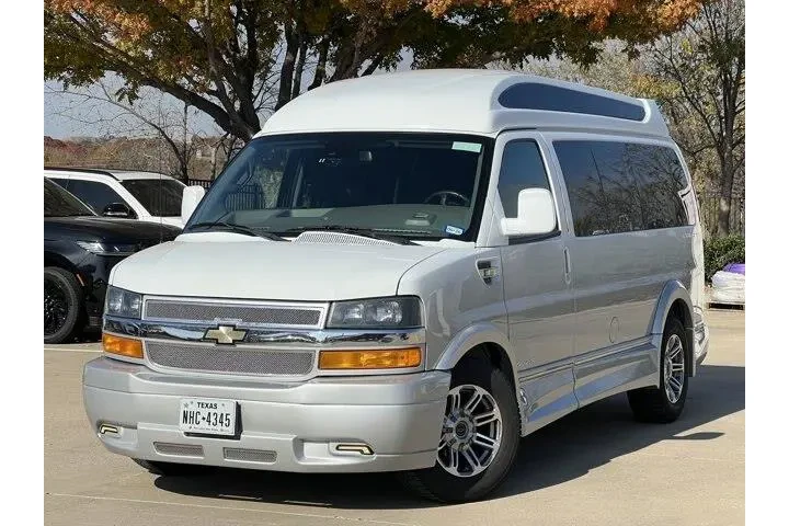 $32999 : Chevrolet Express 2019 2500 image 3