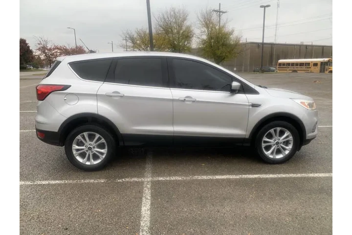 $9995 : 2019 Escape SE image 7