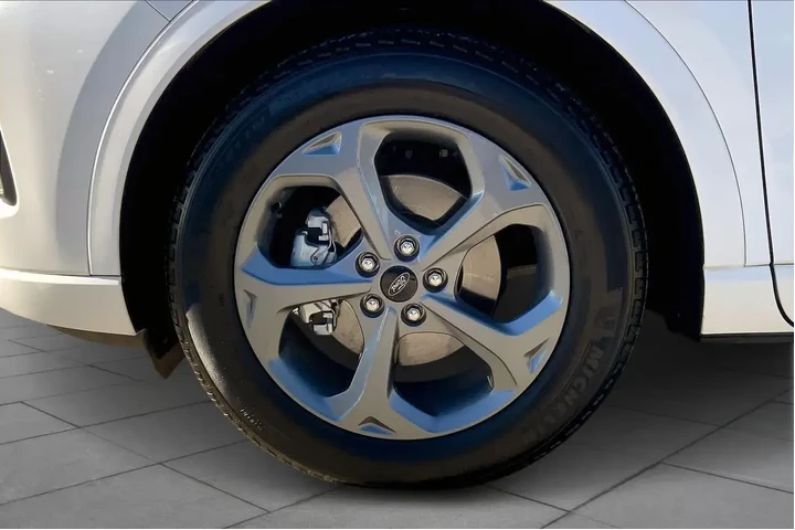 $25957 : Ford Escape 2024 ST-Line 4dr image 9