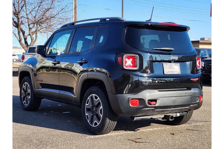 $10495 : 2015 Renegade Trailhawk image 9