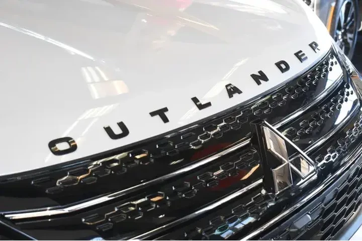 $26995 : Mitsubishi Outlander PHEV 20 image 7