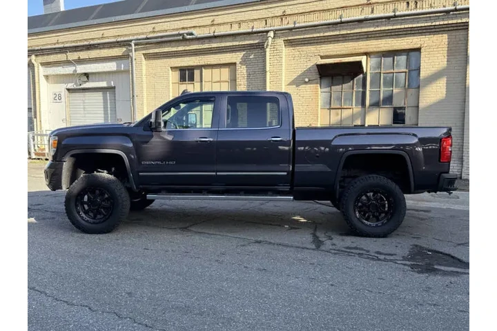 $24988 : 2015 GMC Sierra 3500HD Denali image 6