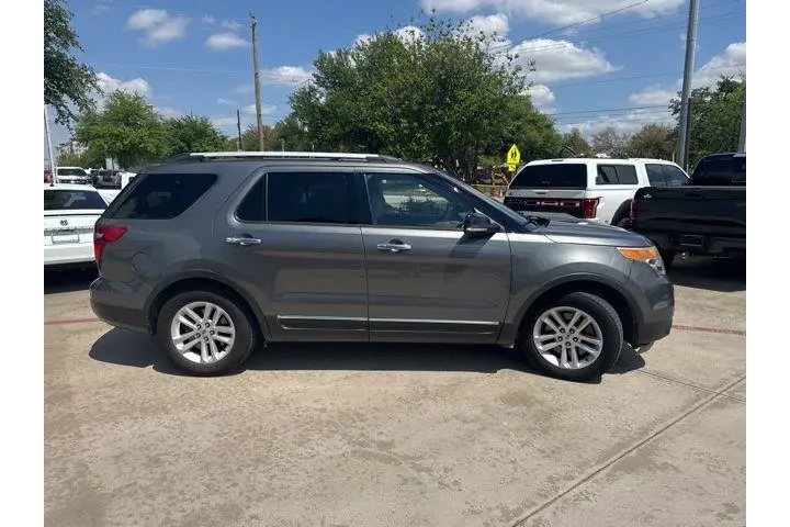 $7999 : Ford Explorer 2013 XLT 4dr S image 2