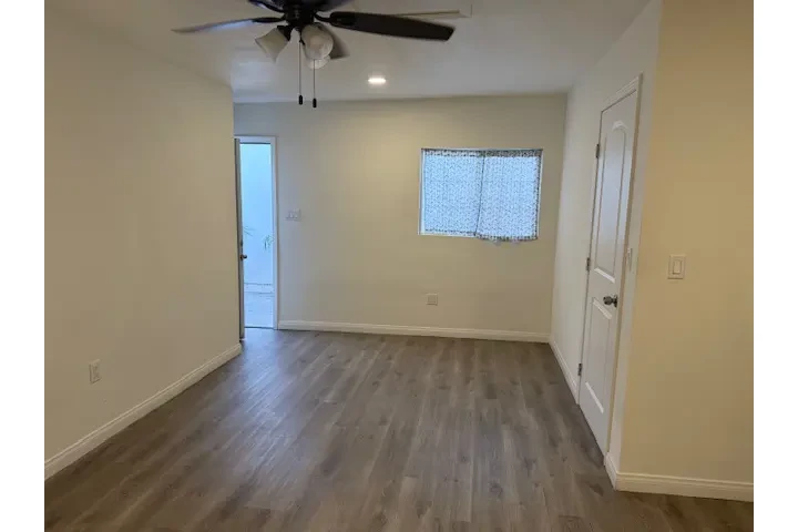 $1200 : Cuarto con acceso privado image 4