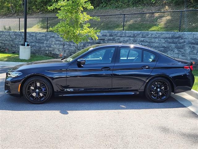 $64835 : 2022 BMW 530i 530i xDrive image 6