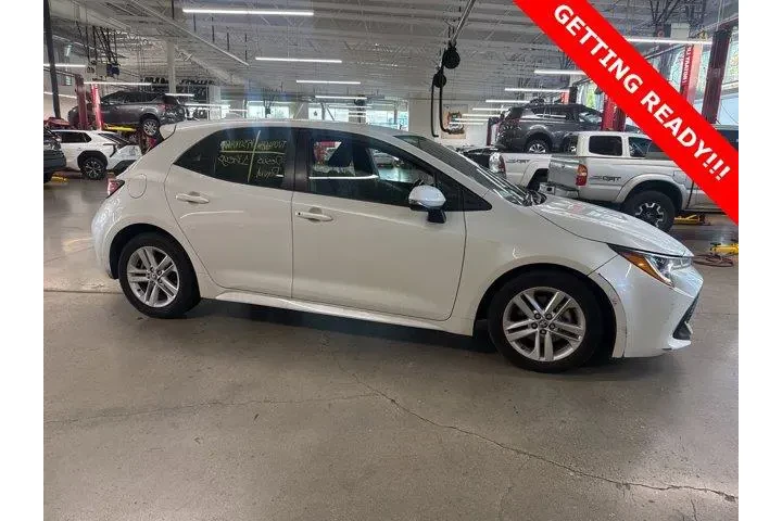 $20377 : Toyota Corolla Hatchback 201 image 2