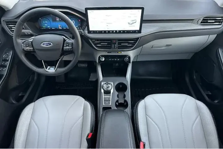 $28995 : Ford Escape Plug-In Hybrid 2 image 3