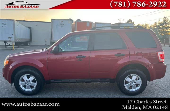 $3900 : Used 2011 Escape 4WD 4dr XLT image 2