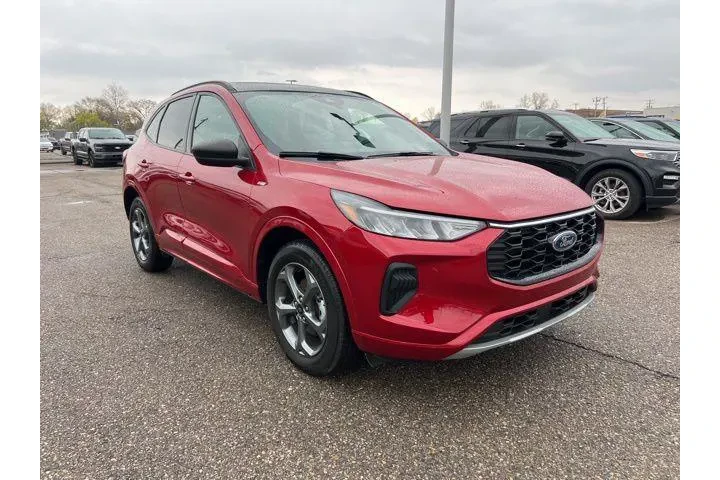 $24945 : Ford Escape 2023 AWD ST-Line image 3