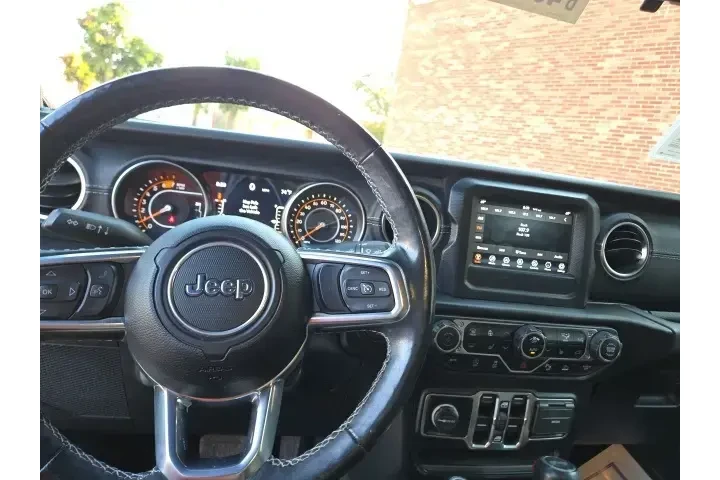 $33990 : Jeep Wrangler Unlimited 2021 image 8