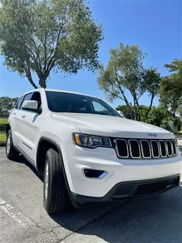 $9900 : 2017 Jeep Grand Cherokee Lared image 5