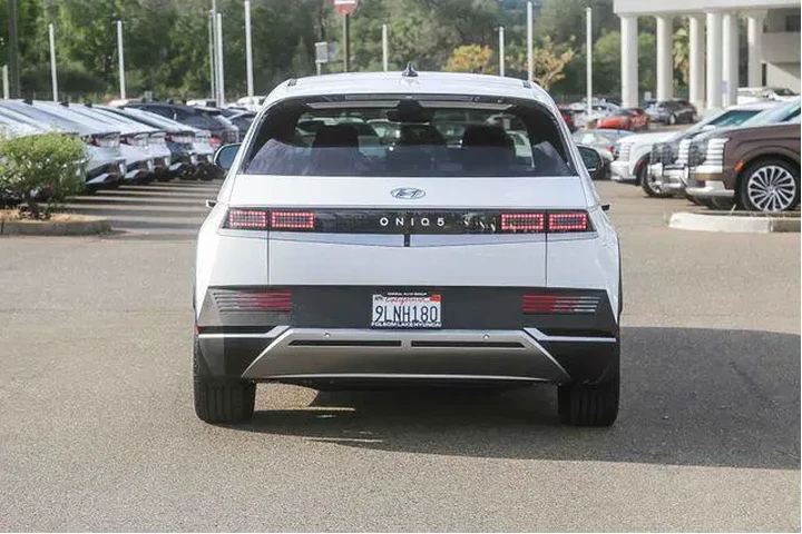 $25892 : Hyundai IONIQ 5 2024 SEL 4dr image 4