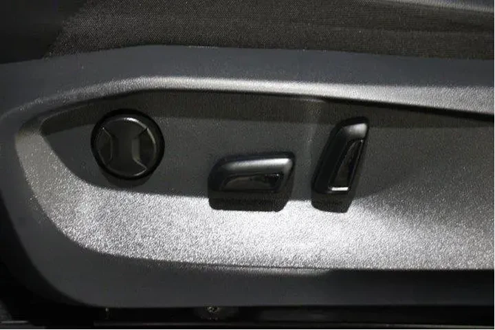 $27998 : Volkswagen Tiguan 2024 Wolfs image 4