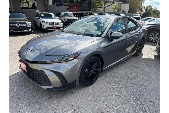 2025 Camry SE | image 1