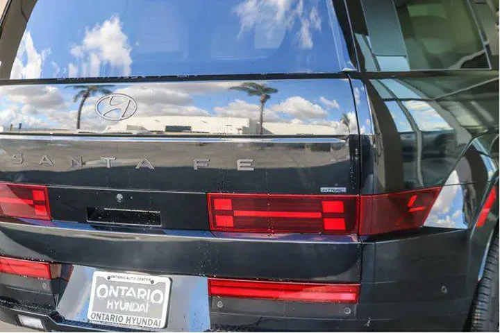 $38201 : Hyundai SANTA FE 2024 AWD Ca image 9