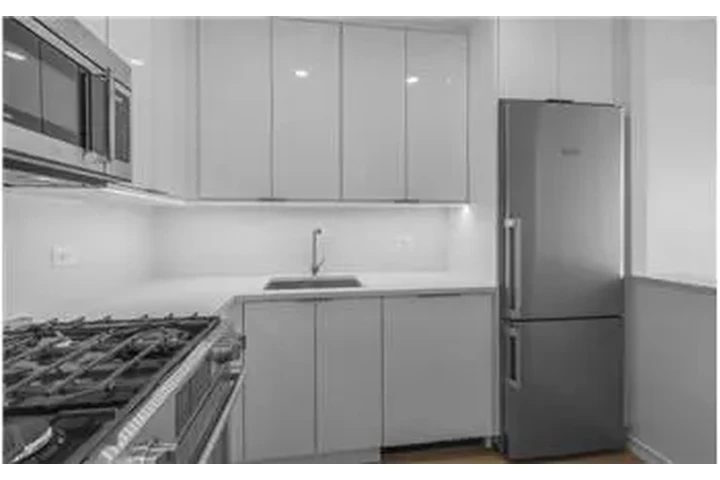 $4600 : Rental property with 1 bedro image 9