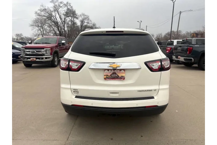 $9950 : 2015 Traverse LT image 6