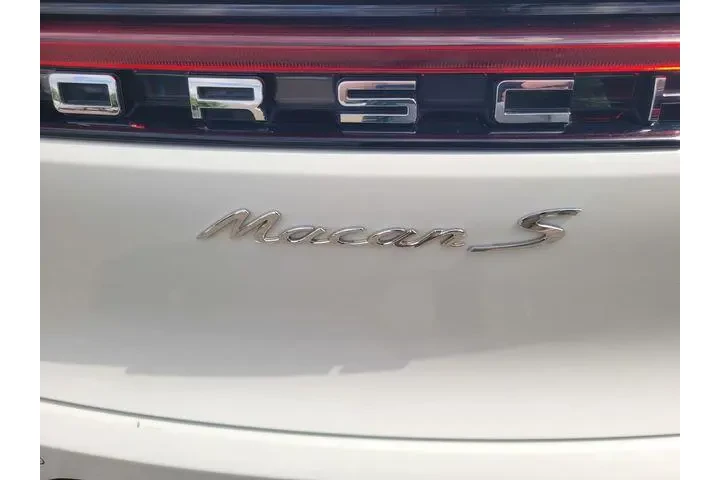 $35976 : Porsche Macan 2020 AWD S 4dr image 4