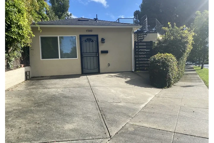 $1000 : Newly built Spanish-style Home image 1