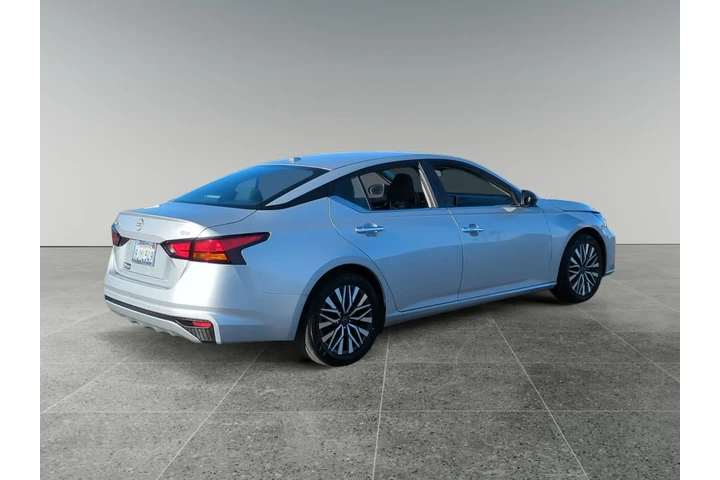 $22900 : Nissan Altima 2024 2.5 SV 4d image 5