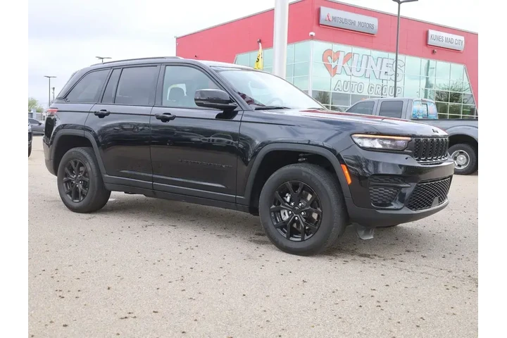 $28977 : Jeep Grand Cherokee 2024 4x4 image 2