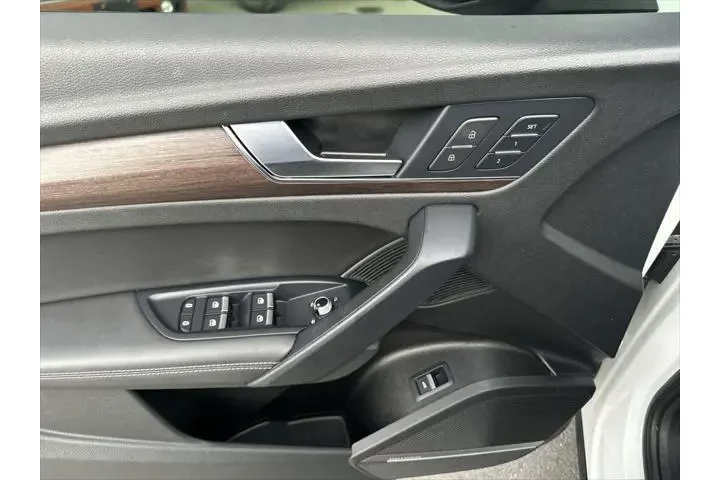 $32999 : Audi Q5 2023 AWD quattro S l image 6