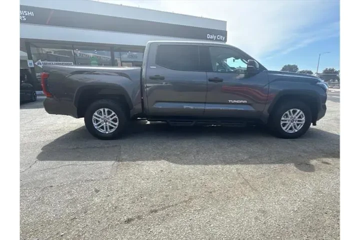 $39388 : Toyota Tundra 2023 4x4 SR5 4 image 10