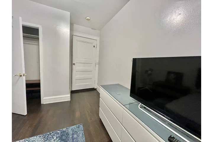 $825 : SE RENA HABITACIÓN AMUBLADA image 3