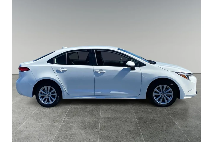 $27887 : Toyota Corolla Hybrid 2025 S image 6