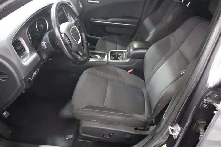 $17941 : Dodge Charger 2019 SXT 4dr S image 5