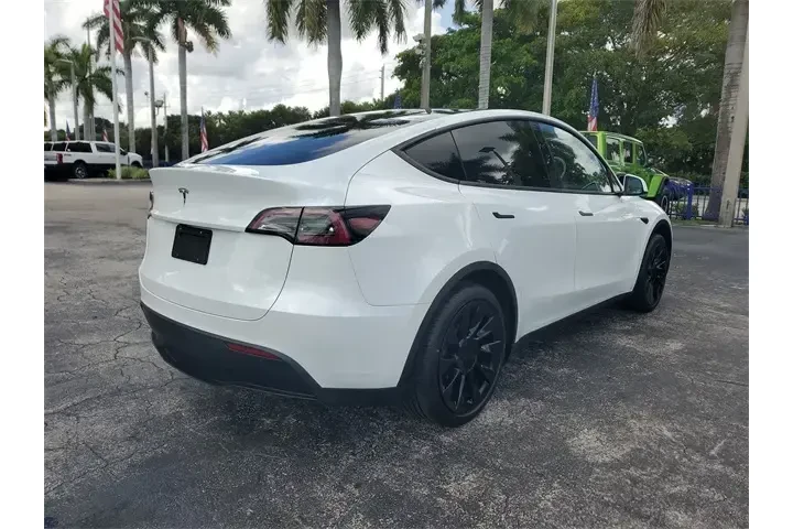 $31990 : Tesla Model Y 2024 Long Rang image 3