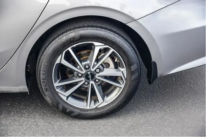 $17888 : Kia Forte 2024 LXS 4dr Sedan image 8