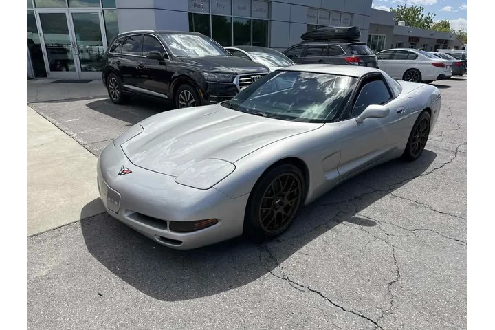 $24910 : 2004 Corvette image 3