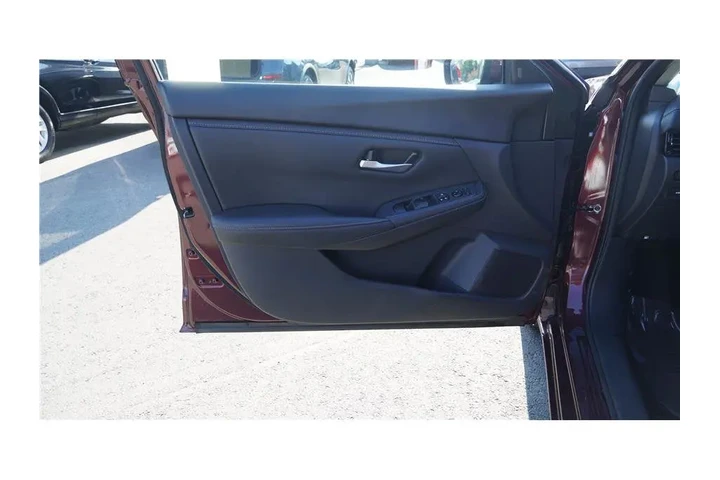 $17984 : 2025 Sentra SV image 9