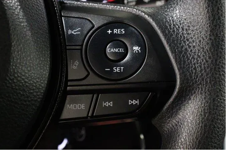 $29998 : Toyota RAV4 2024 AWD LE 4dr image 10