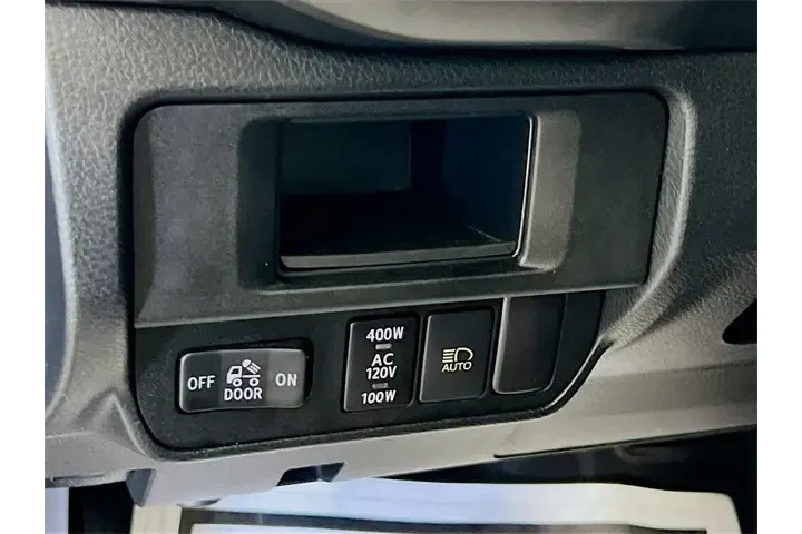 $29900 : Toyota Tacoma 2018 4x4 TRD S image 10