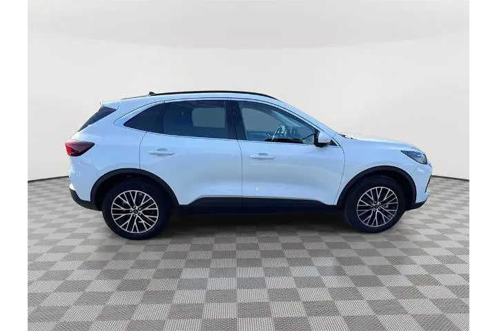$35654 : Ford Escape Plug-In Hybrid 2 image 8