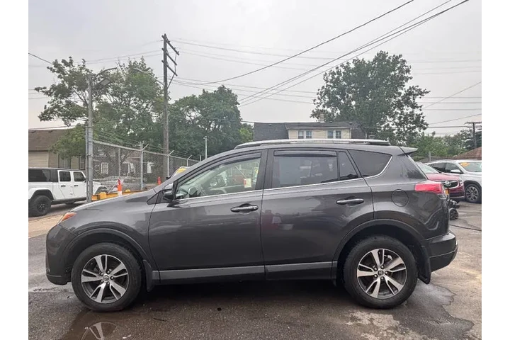 $22995 : 2018 RAV4 XLE image 5