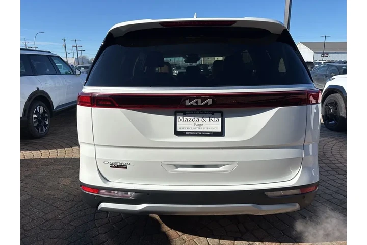 2023 Carnival LX image 6